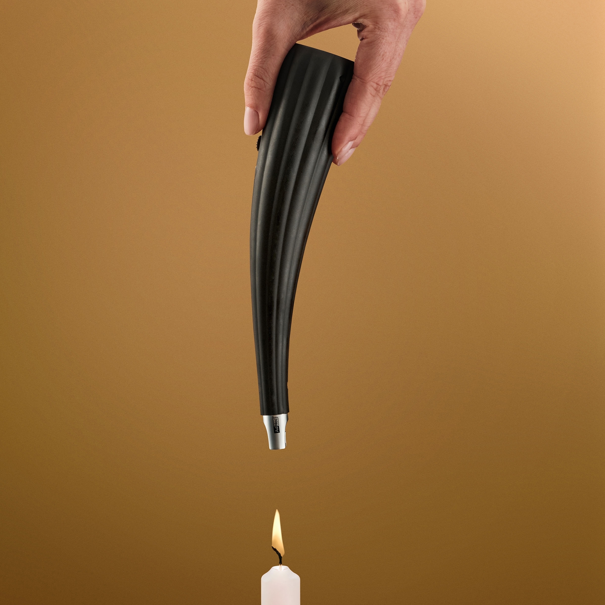 AdHoc - Arc Table Lighter | Black
