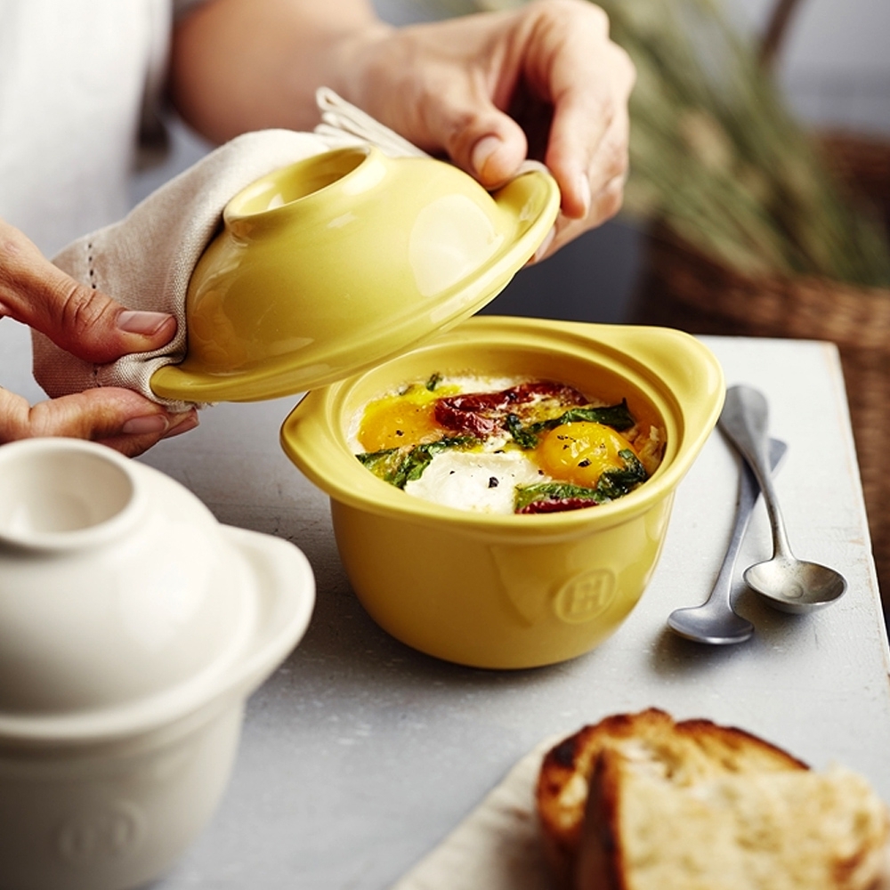 Emile Henry - The Egg Nest Emile Henry - The Egg Nest