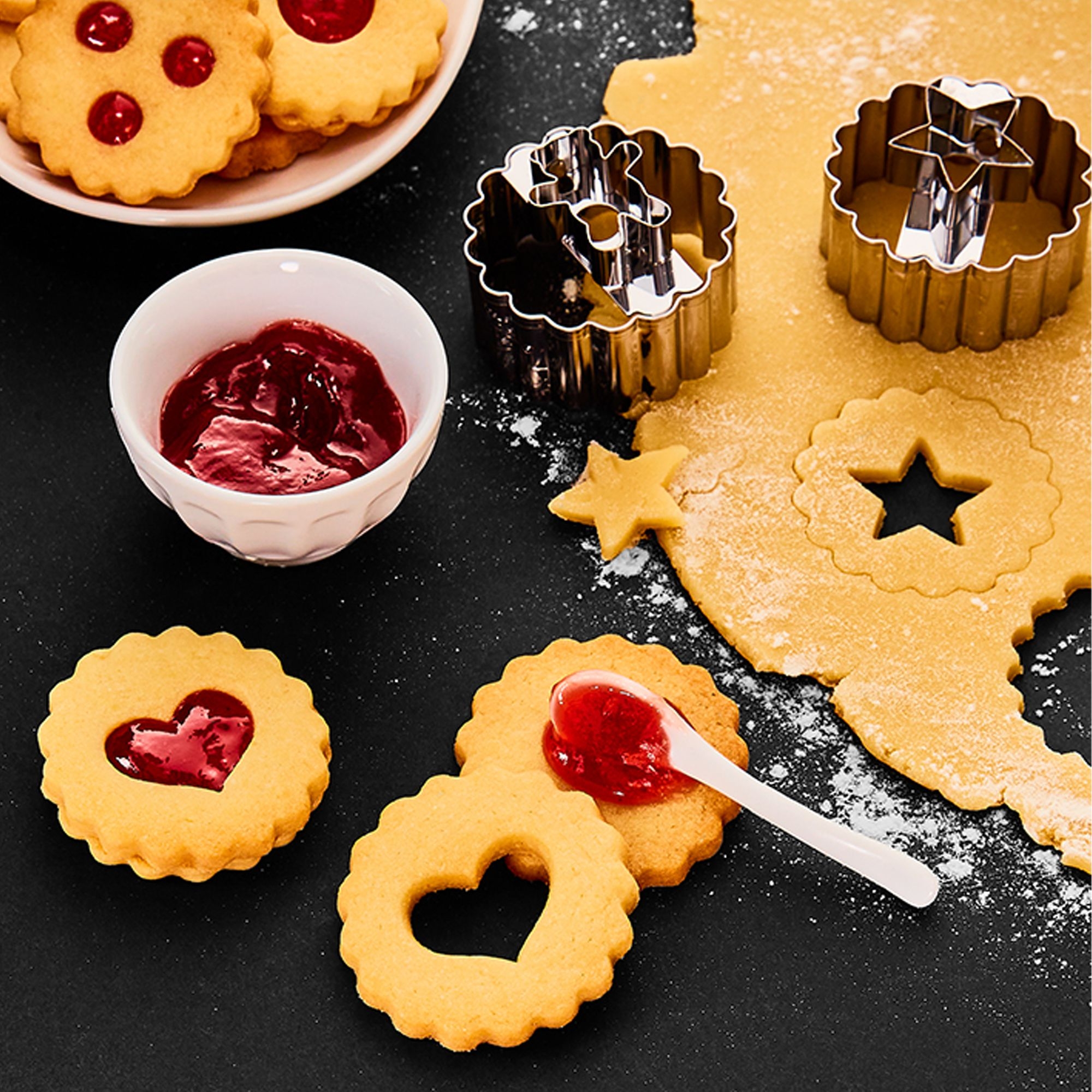 Birkmann - Cookie cutter - linzer pine tree - 5 cm