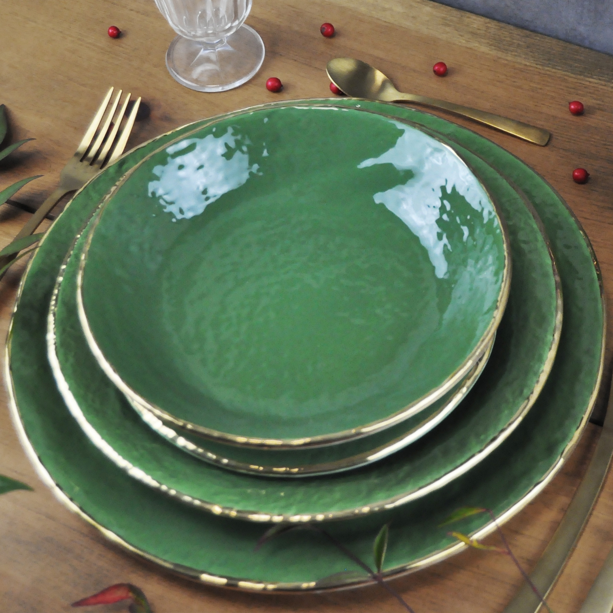 Arcucci - Starter plate flat with golden rim - 20 cm - Bosco-Dark Green