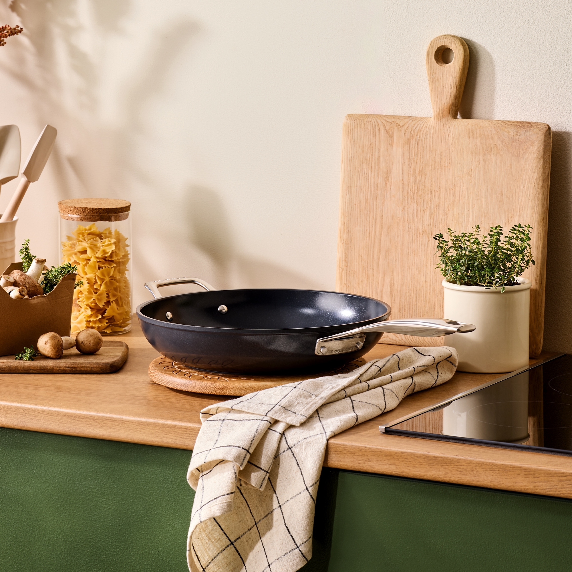 Le Creuset - Pfanne Hoch 30 cm - Essential Keramik-Antihaft