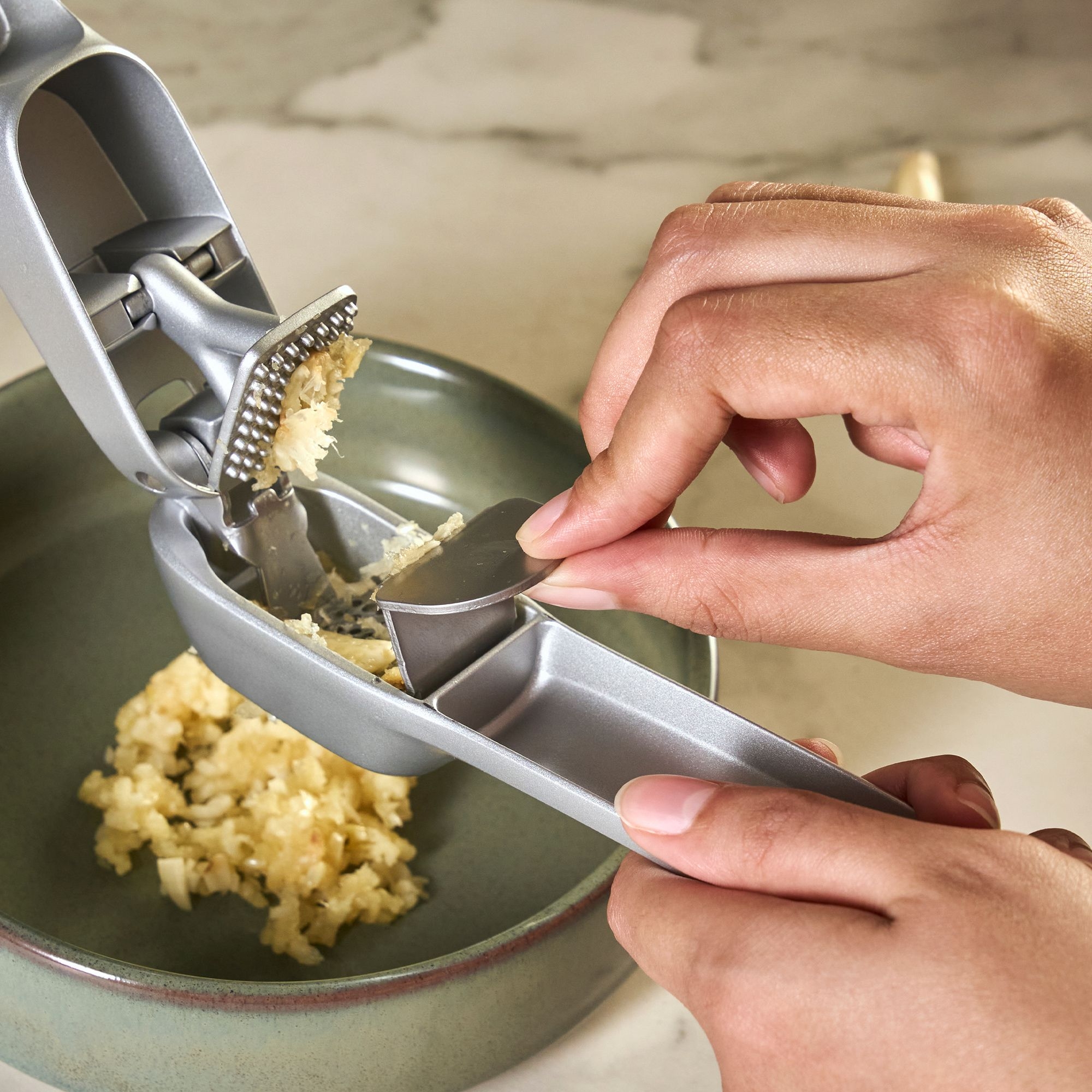 Zyliss - Susi 4 Garlic Press