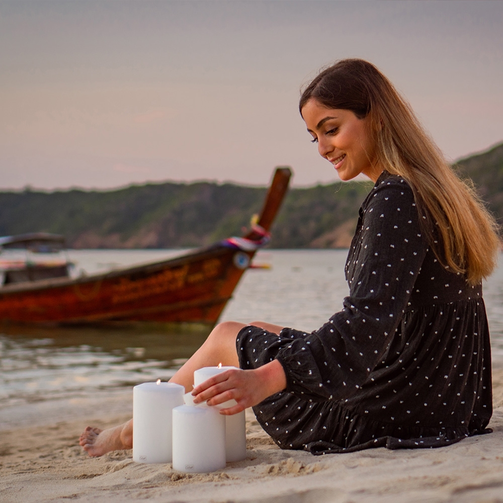 Qult Farluce Classic - Teelichthalter in Kerzenform - Ø 10 cm / H 12 cm Qult Farluce Classic - Teelichthalter in Kerzenform - Ø 10 cm / H 12 cm