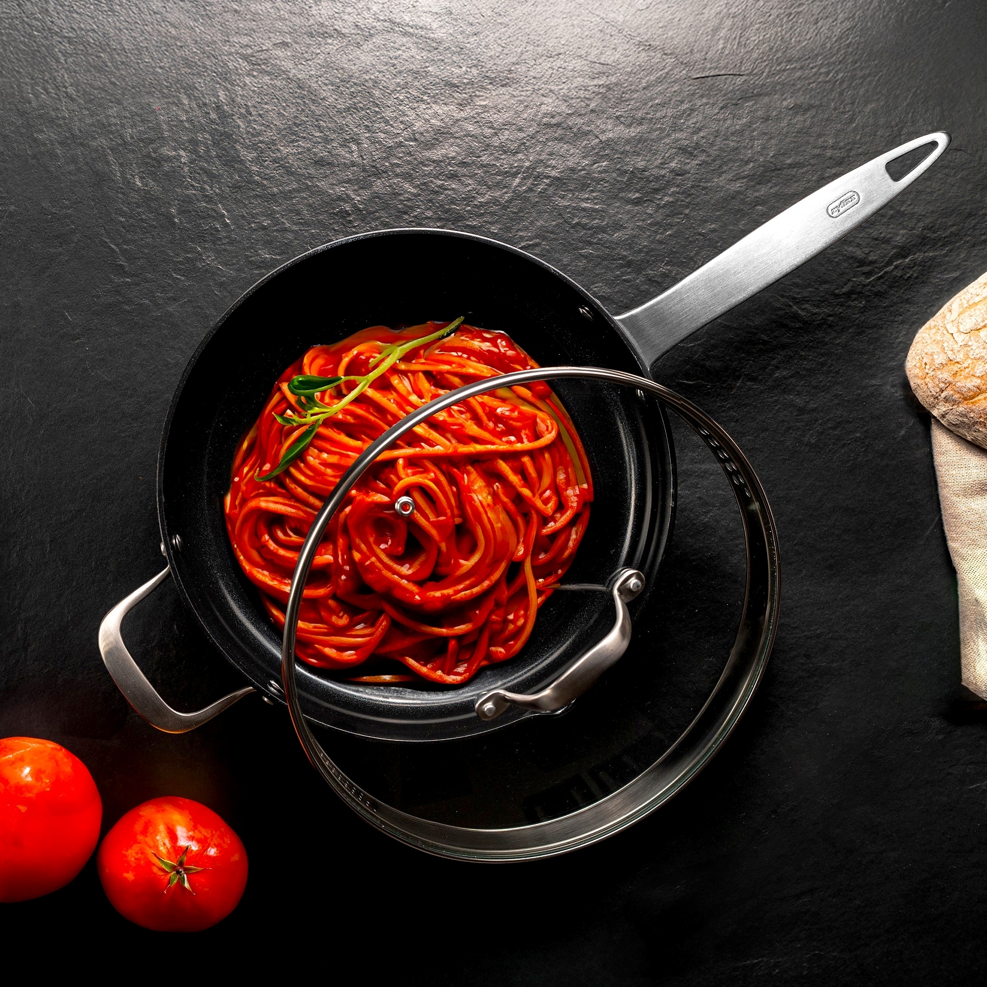 ZYLISS - Schmorpfanne mit Glasdeckel 28 cm | Ultimate Pro Keramik ZYLISS - Schmorpfanne mit Glasdeckel 28 cm | Ultimate Pro Keramik