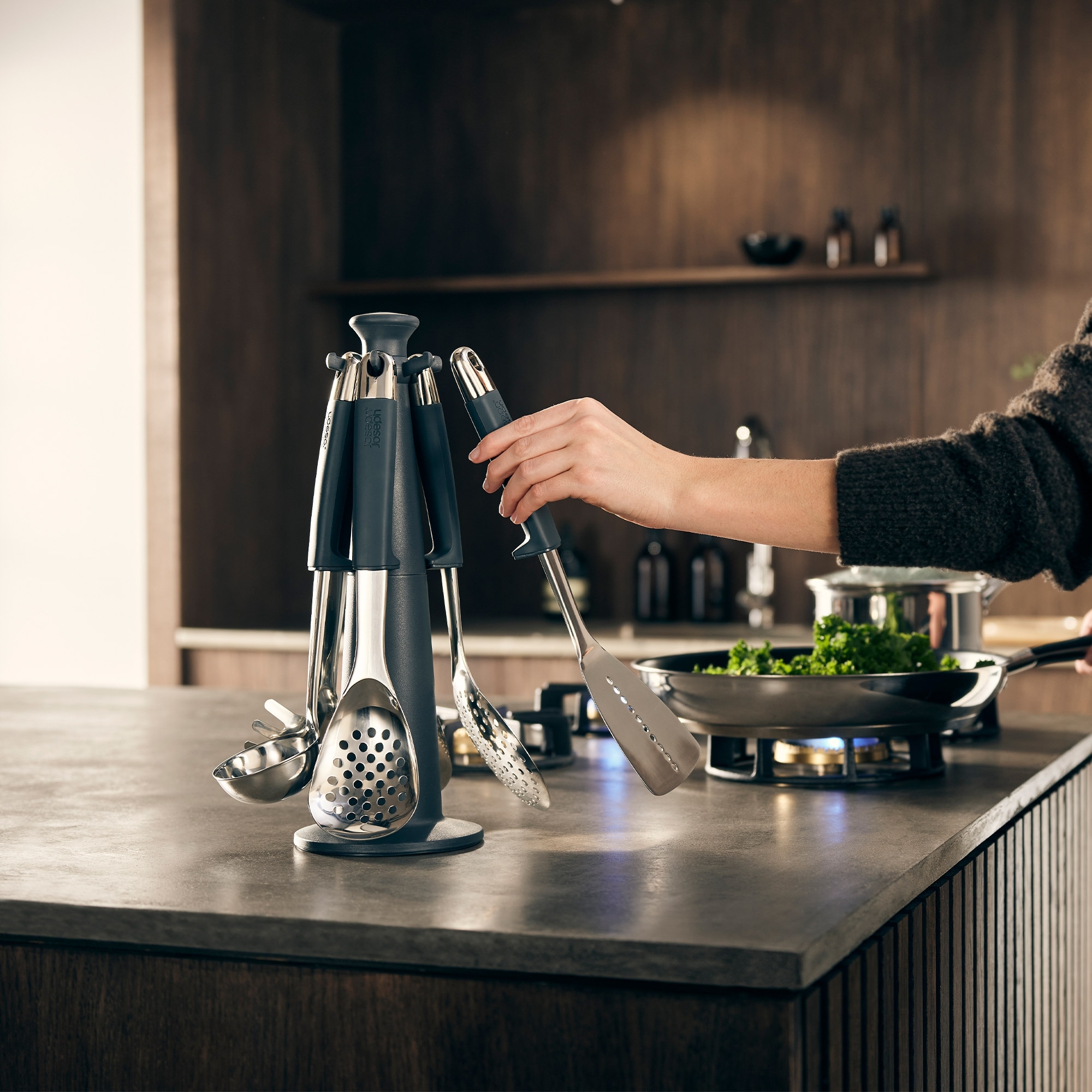 Joseph Joseph - Elevate™ Stainless steel utensil set with swivel stand Joseph Joseph - Elevate™ Stainless steel utensil set with swivel stand