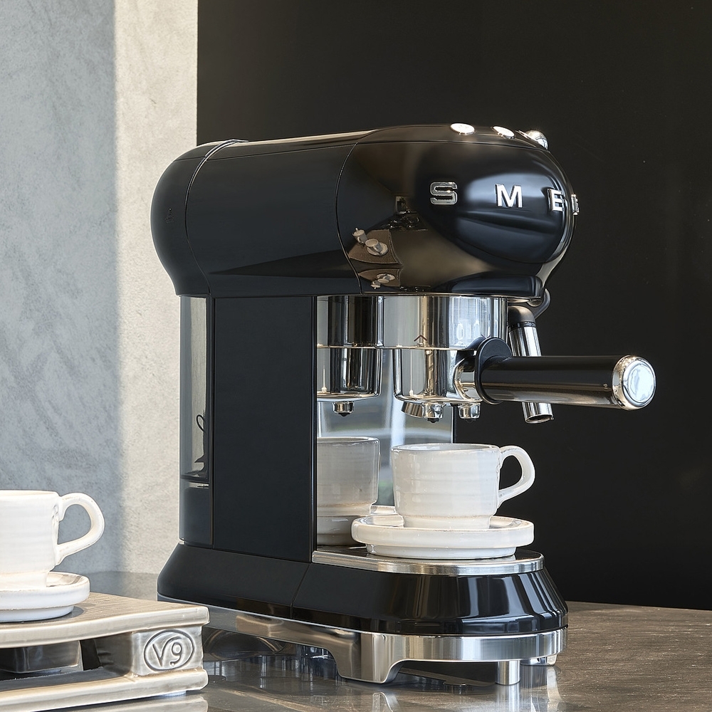 Smeg - espresso coffee machine - design line style The 50 ° years Smeg - espresso coffee machine - design line style The 50 ° years