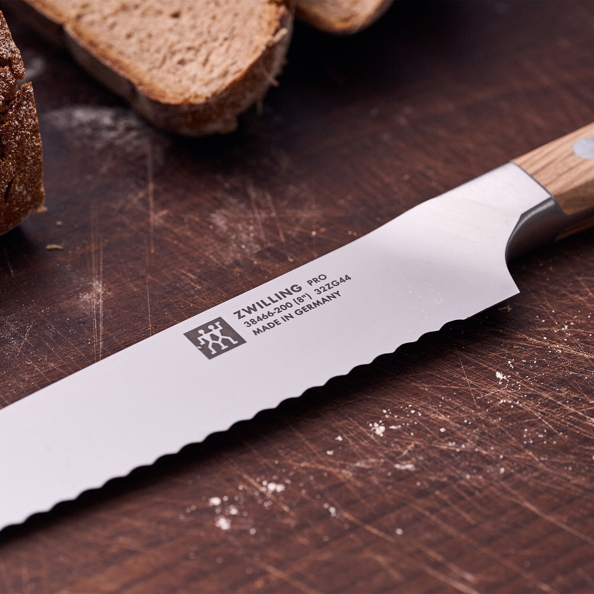 ZWILLING - Bread knife | Pro Wood | 20 cm ZWILLING - Bread knife | Pro Wood | 20 cm