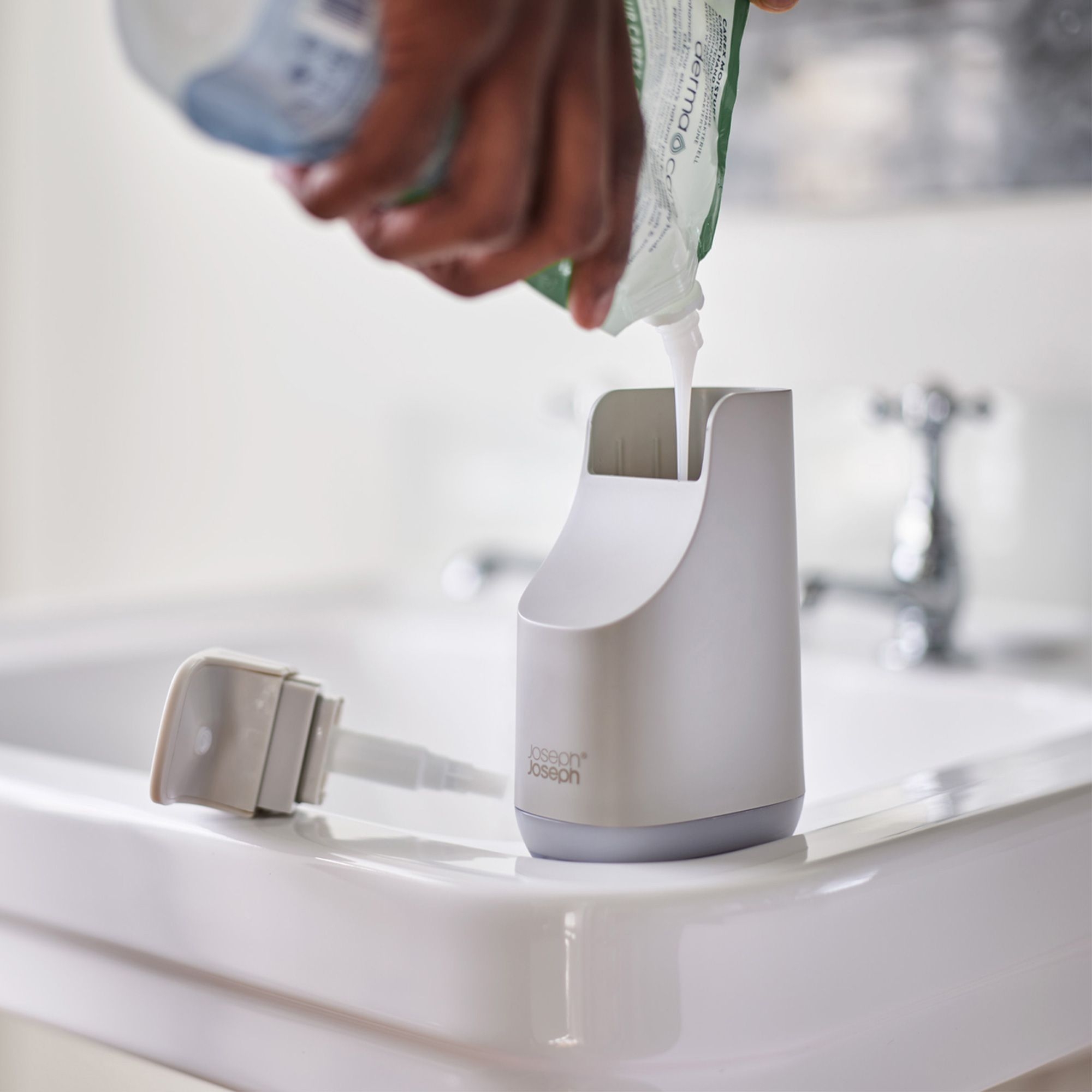 Joseph Joseph - Slim™ Compact Soap Dispenser - ecru