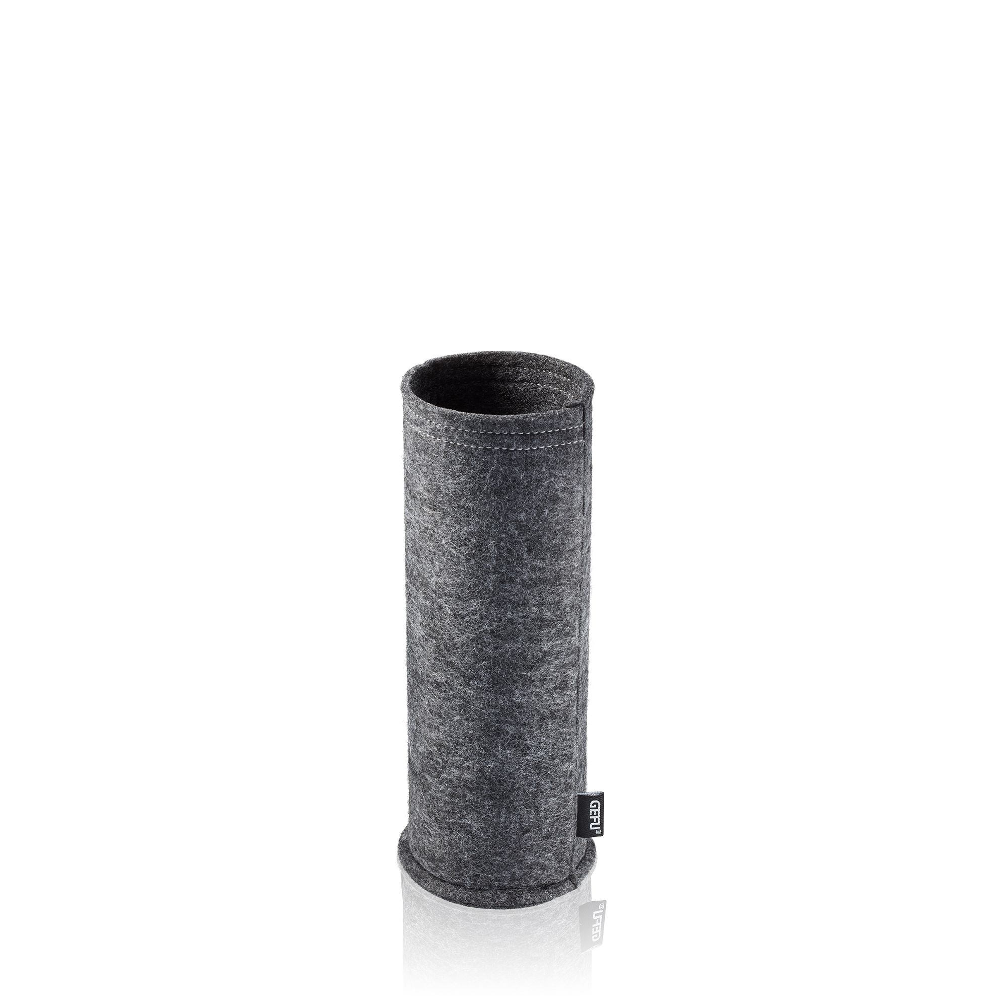 Round pen holder made of grey felt