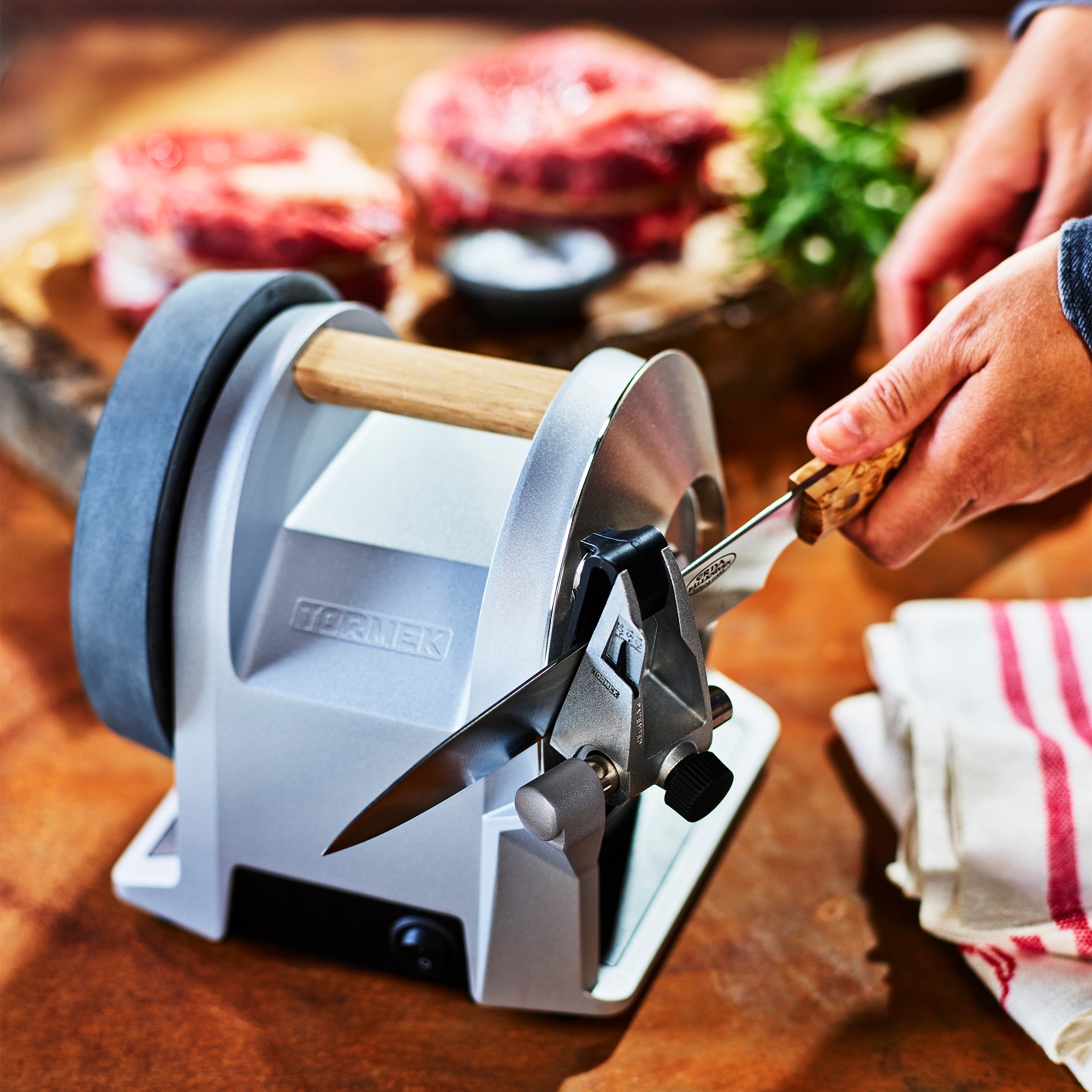 Tormek – Elektrischer Messerschärfer T-1 Kitchen Knife Sharpener Zinc Gray Tormek – Elektrischer Messerschärfer T-1 Kitchen Knife Sharpener Zinc Gray