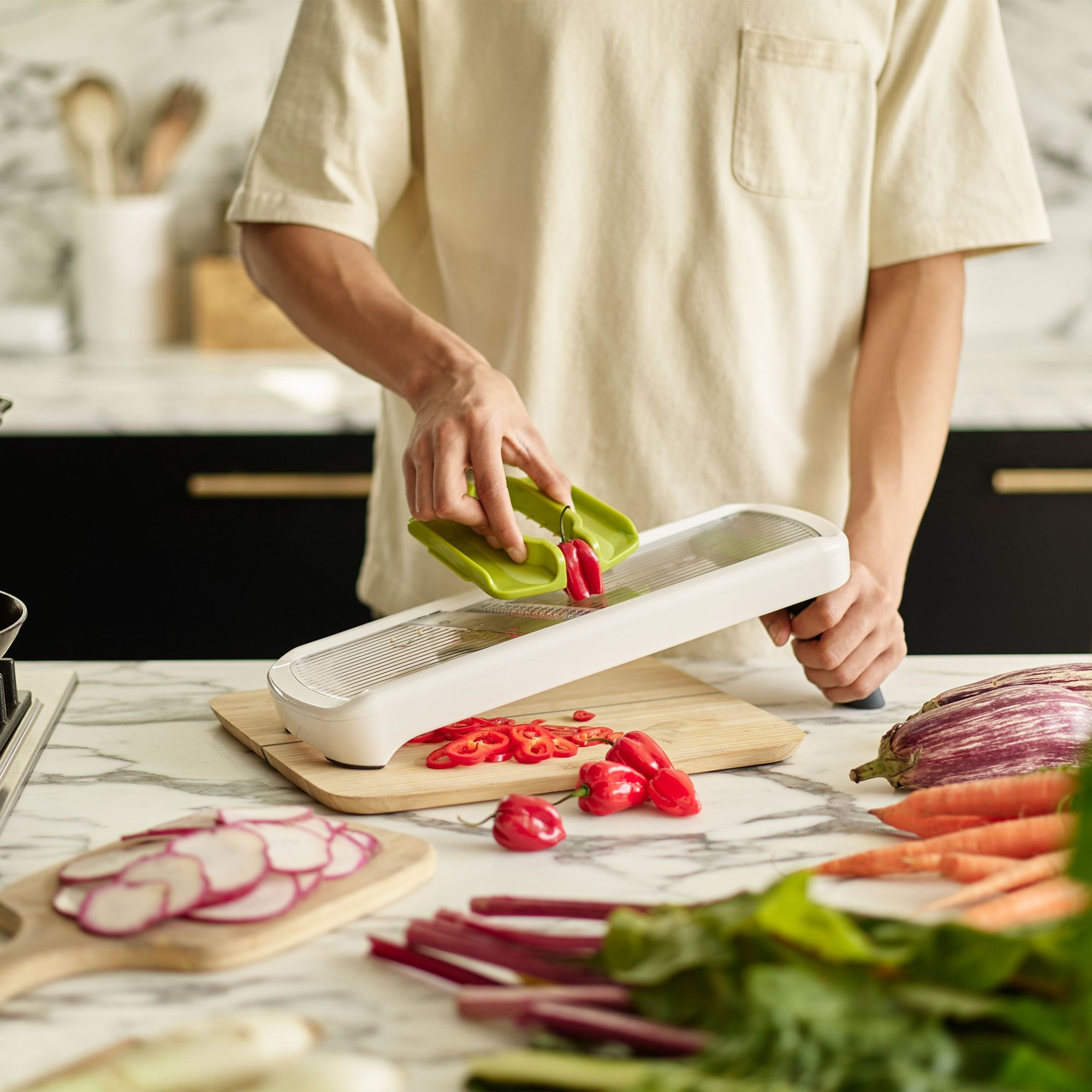 Joseph Joseph - Multi-Grip Vegetable Slicer™ Plus Joseph Joseph - Multi-Grip Vegetable Slicer™ Plus