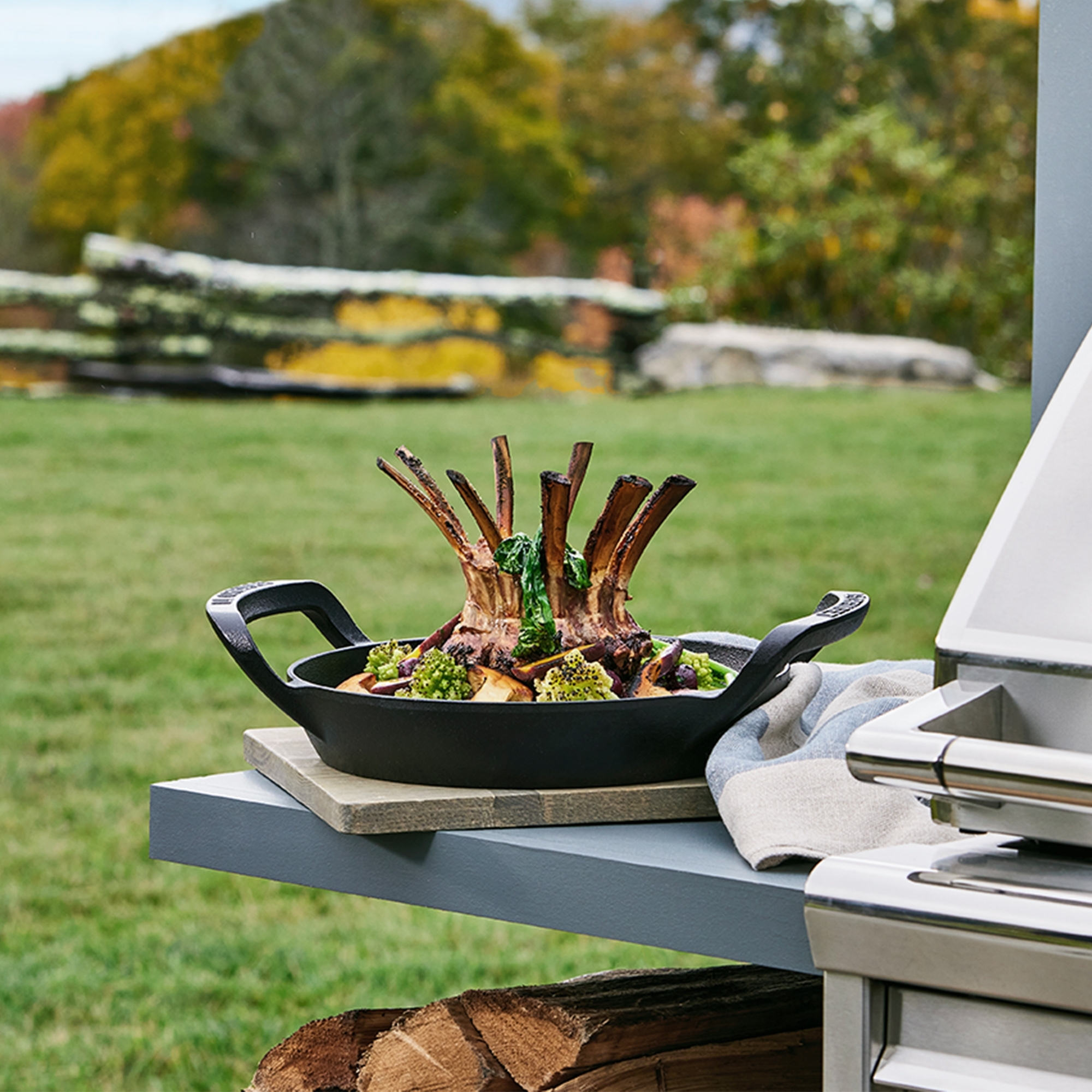 Le Creuset - Grill pan round 25 cm - black matt - BBQ Outdoor Le Creuset - Grill pan round 25 cm - black matt - BBQ Outdoor