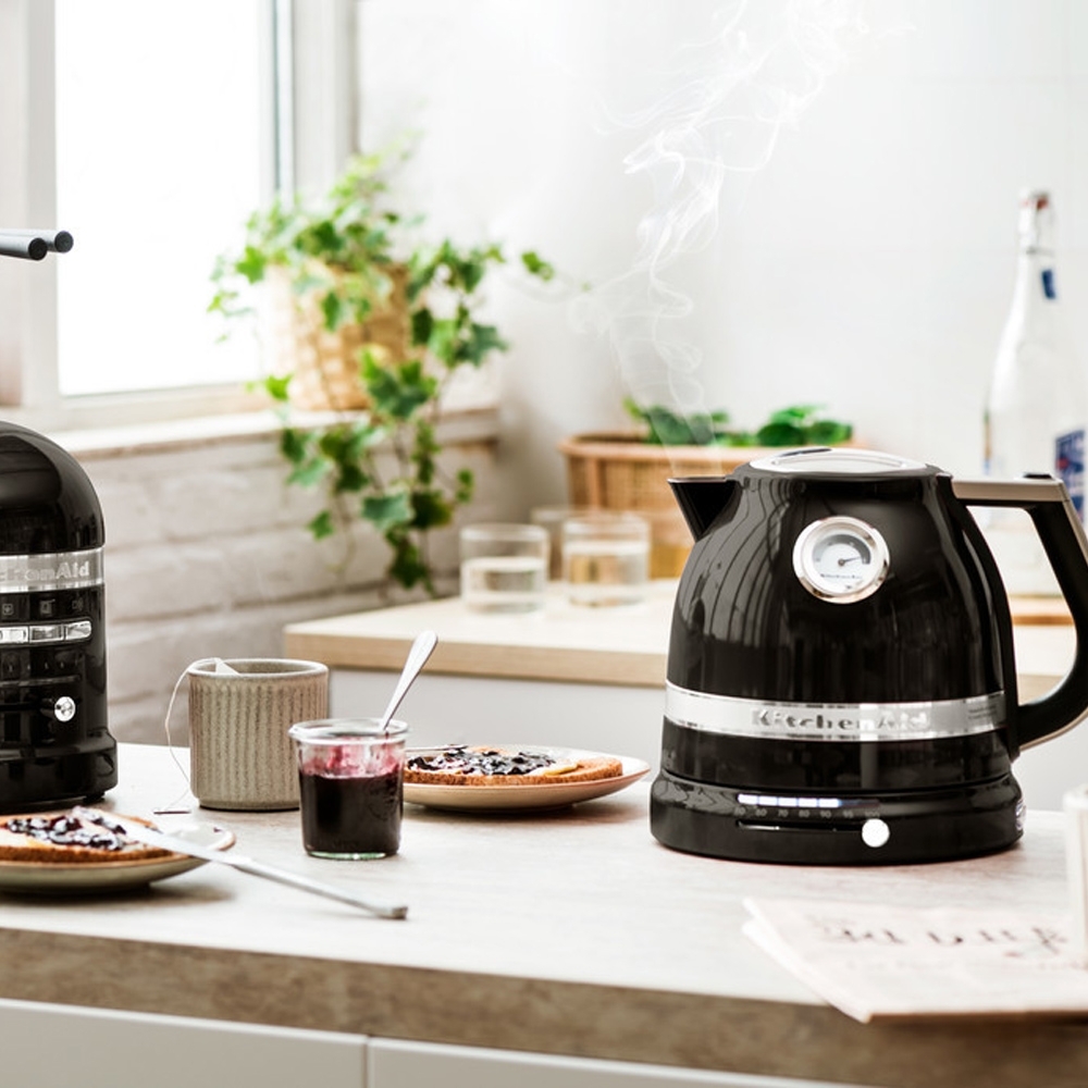 KitchenAid - Artisan 1.5 L Kettle - Onyx Black KitchenAid - Artisan 1.5 L Kettle - Onyx Black