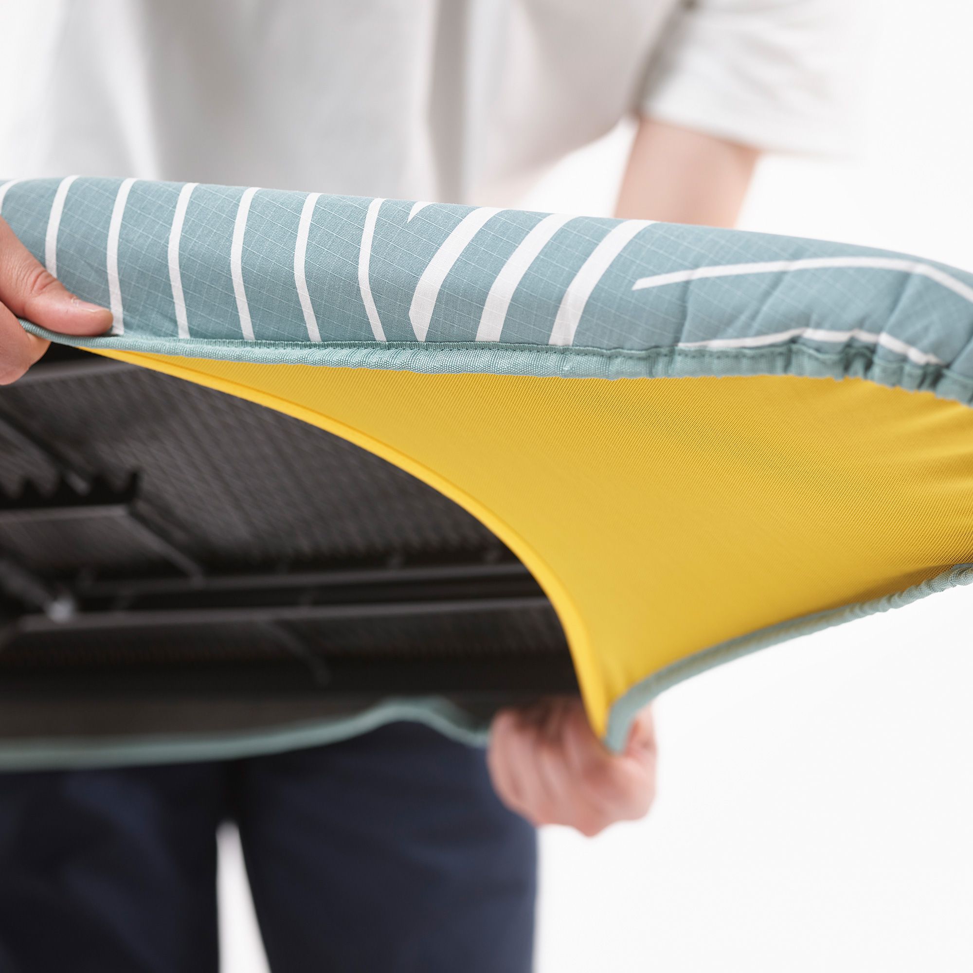Joseph Joseph - Flexa™ Easy-fit Ironing Board Cover Length - 135 cm