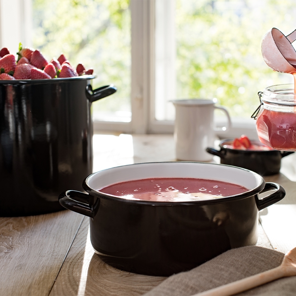 Riess Dwarfs - Shallow casserole with lid