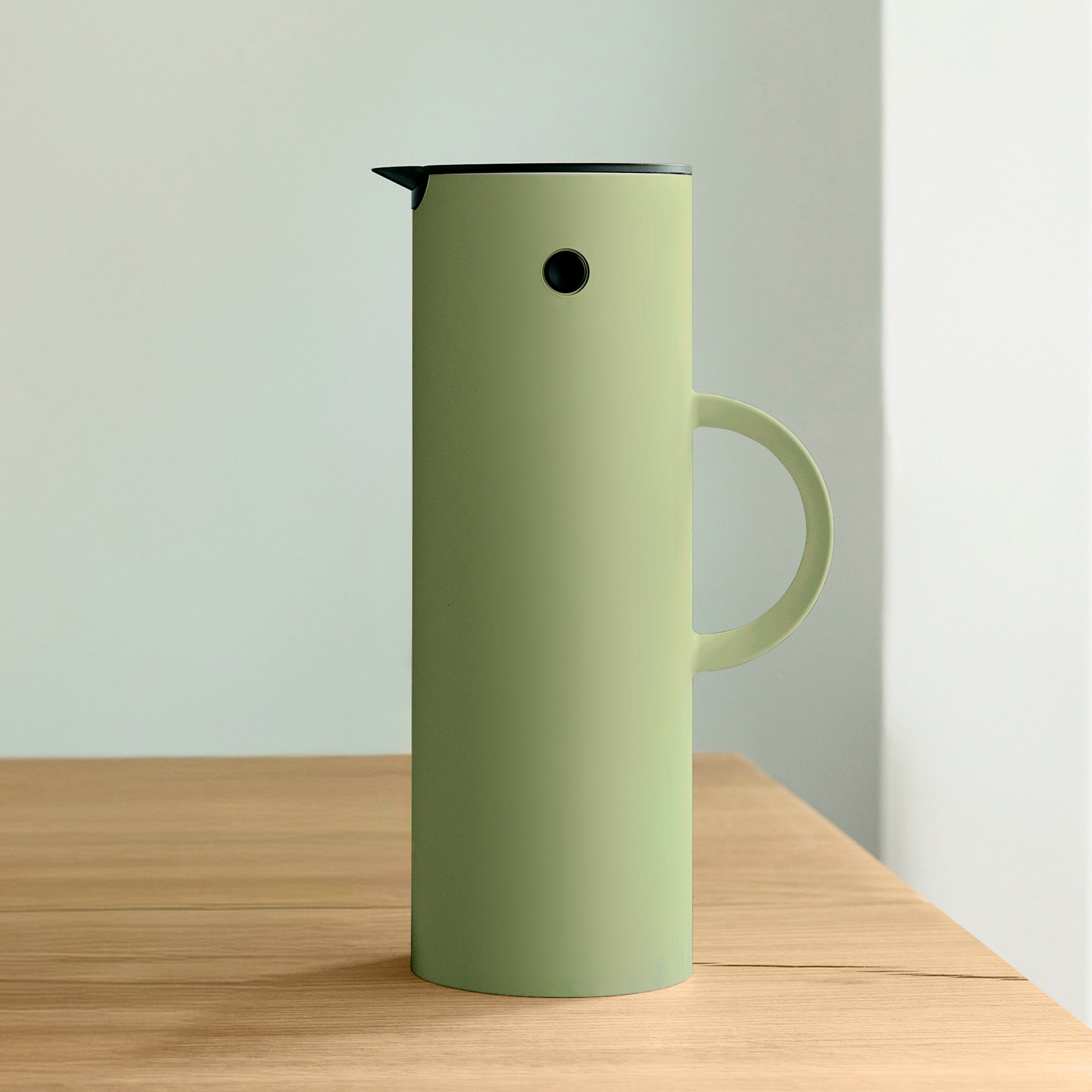 Stelton EM77 Isolierkanne 1L in soft fern green
