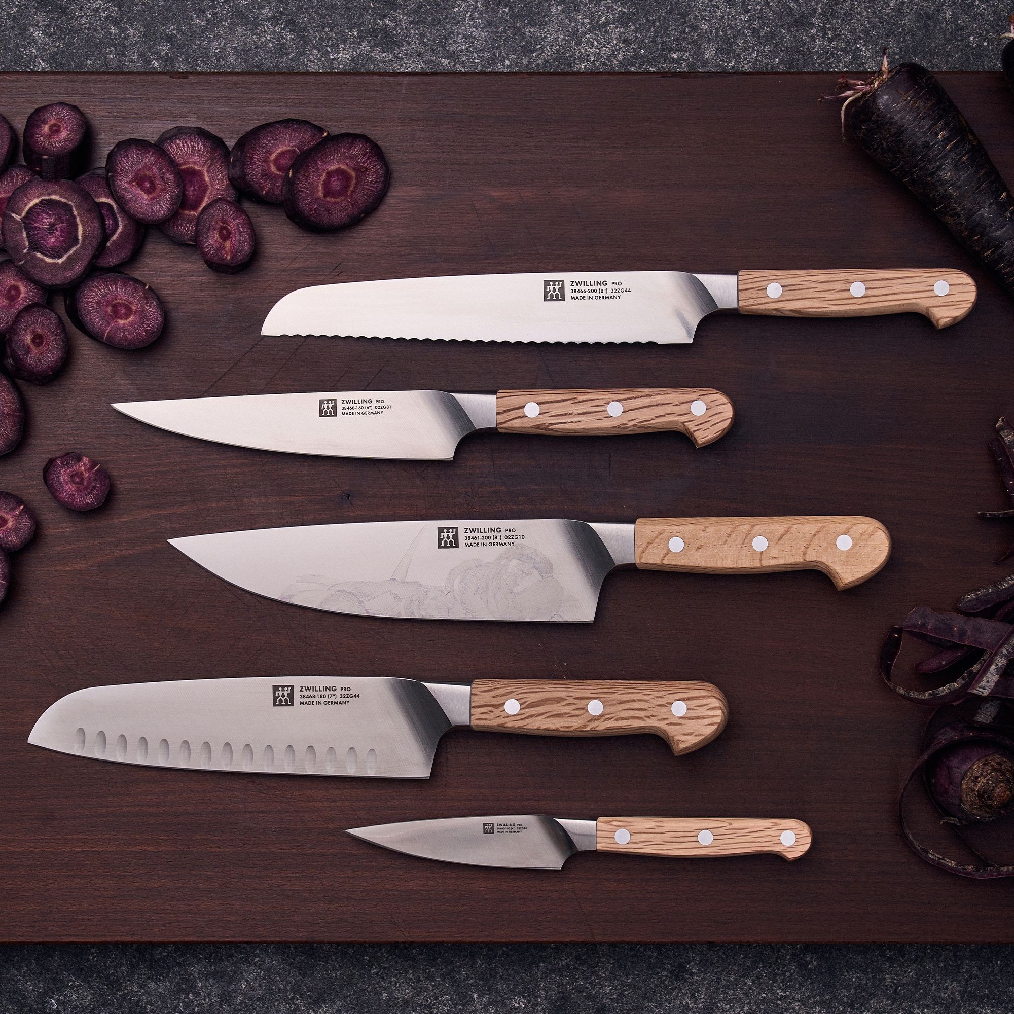 ZWILLING - Paring and garnishing knife | Pro Wood | 10 cm ZWILLING - Paring and garnishing knife | Pro Wood | 10 cm