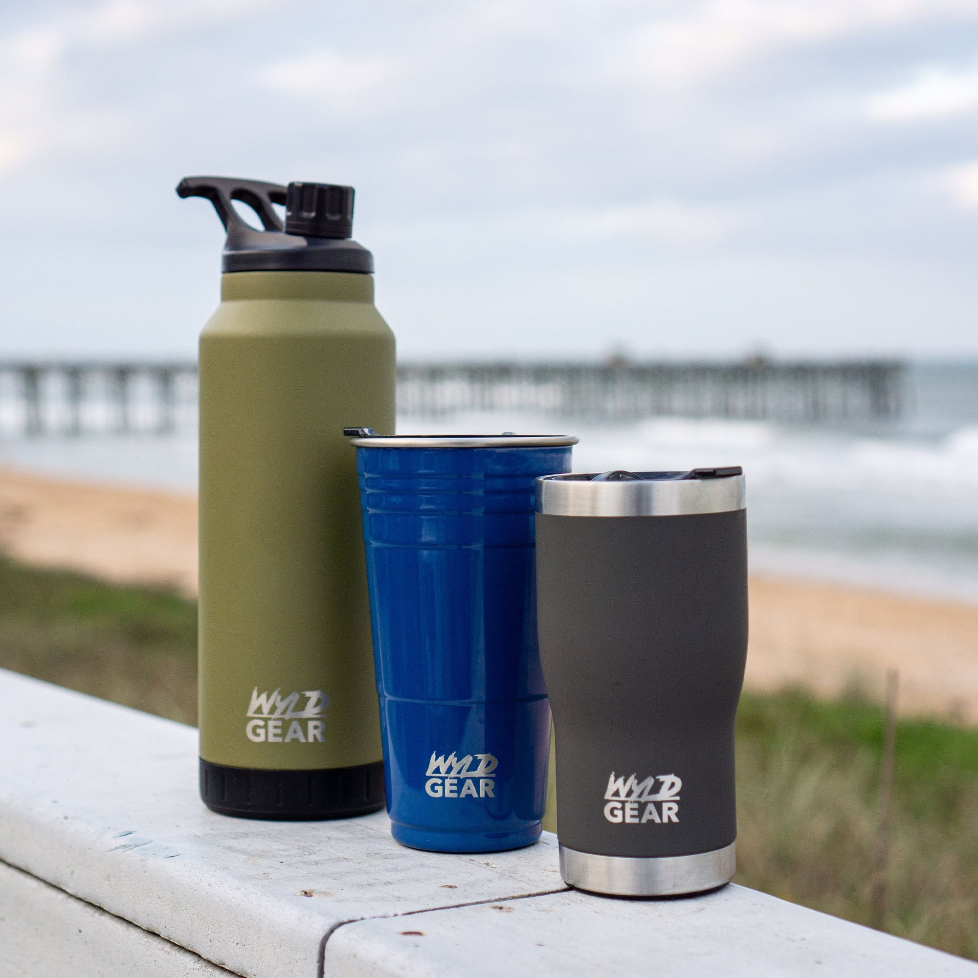 Wyld Gear - MAG FLASK - 1005 ml - red/white/blue