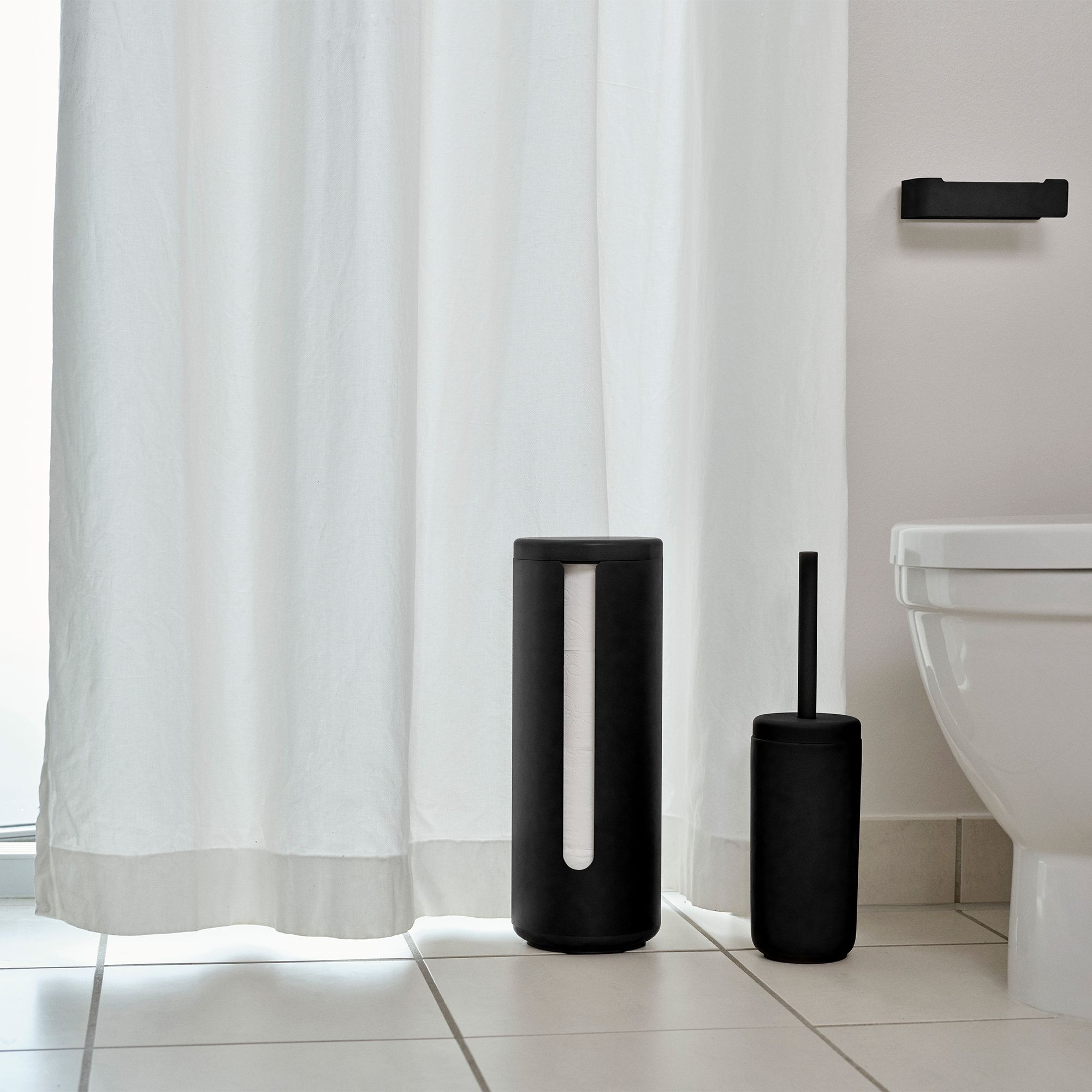 Zone - Ume - Toilettenpapieraufbewahrung - Black