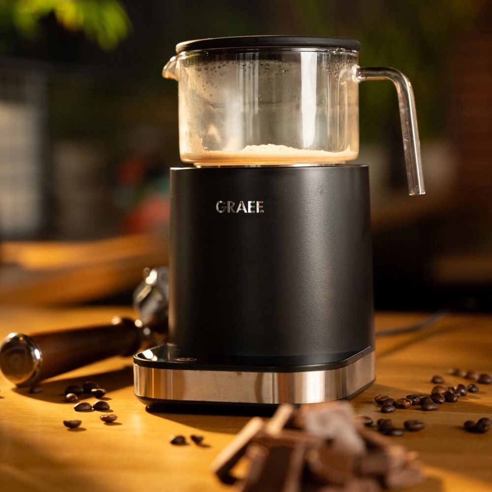 Electric GRAEF milk frother with glass jug