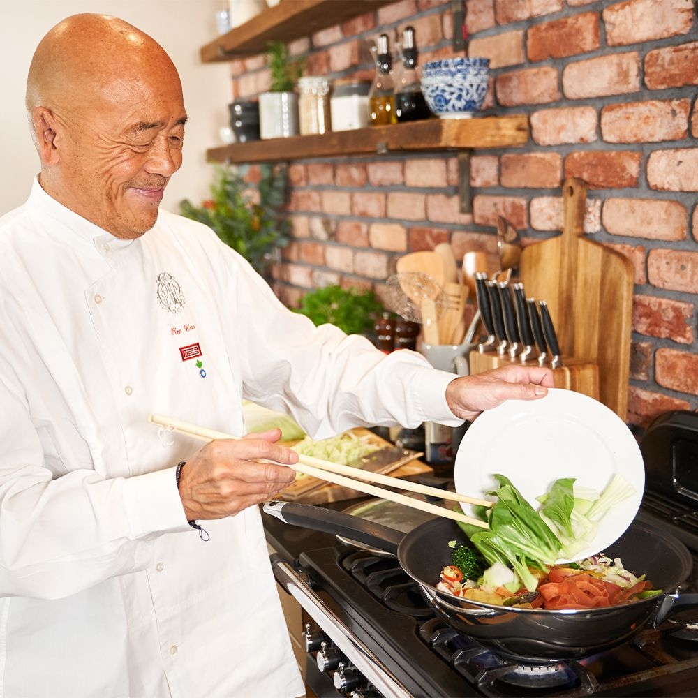 KEN HOM - Non Stick Carbon Steel Wok in 4 Sizes