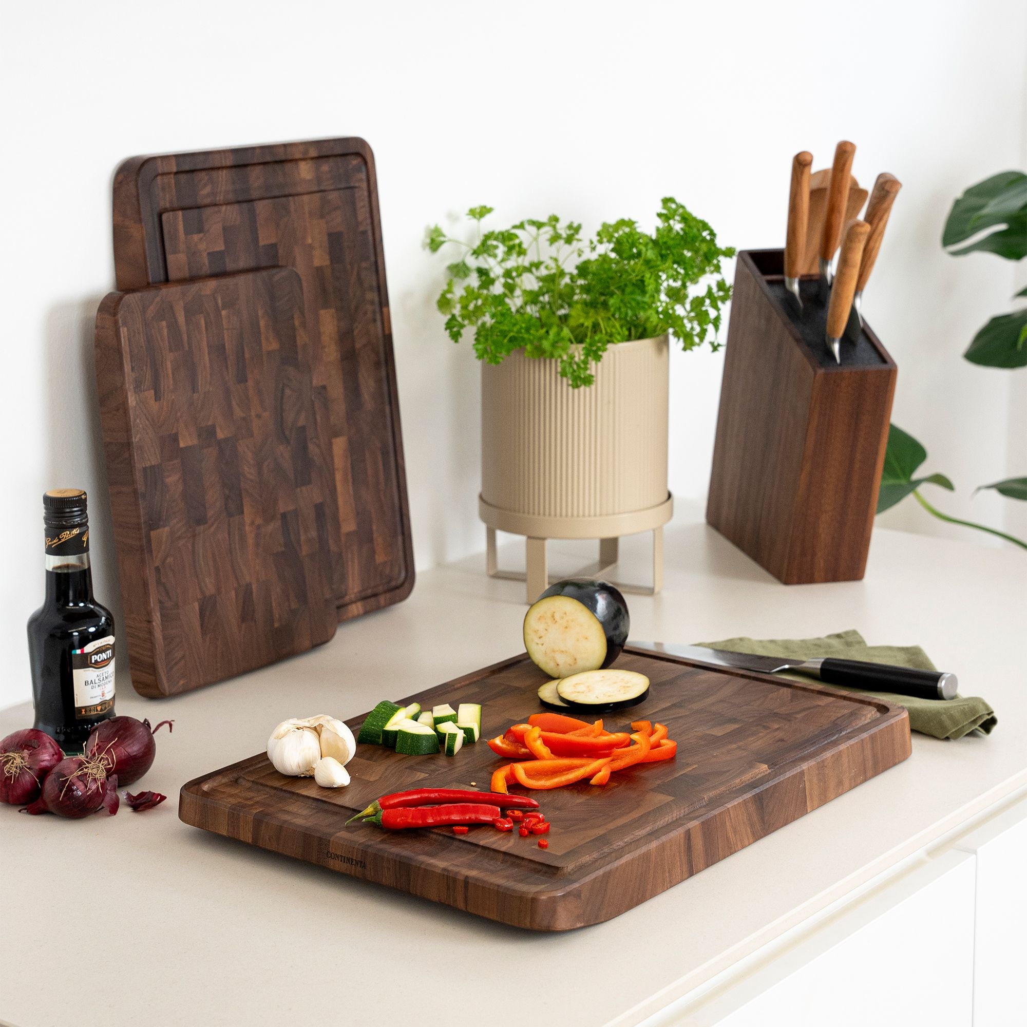 Continenta - Chopping board walnut end grain 38 x 25 x 3cm