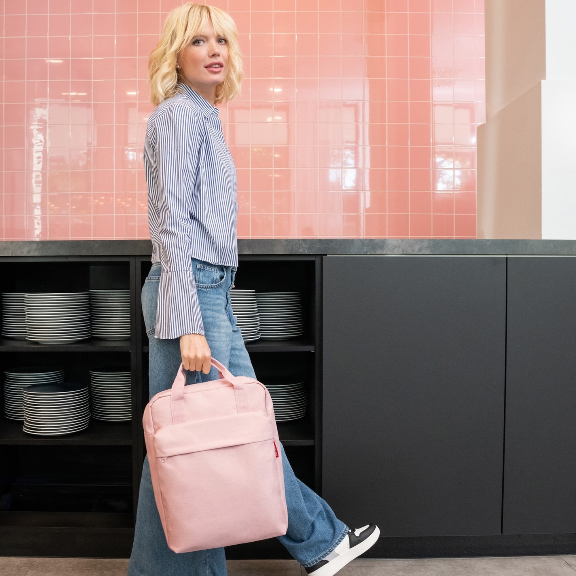 reisenthel - allday backpack m - twist blush reisenthel - allday backpack m - twist blush
