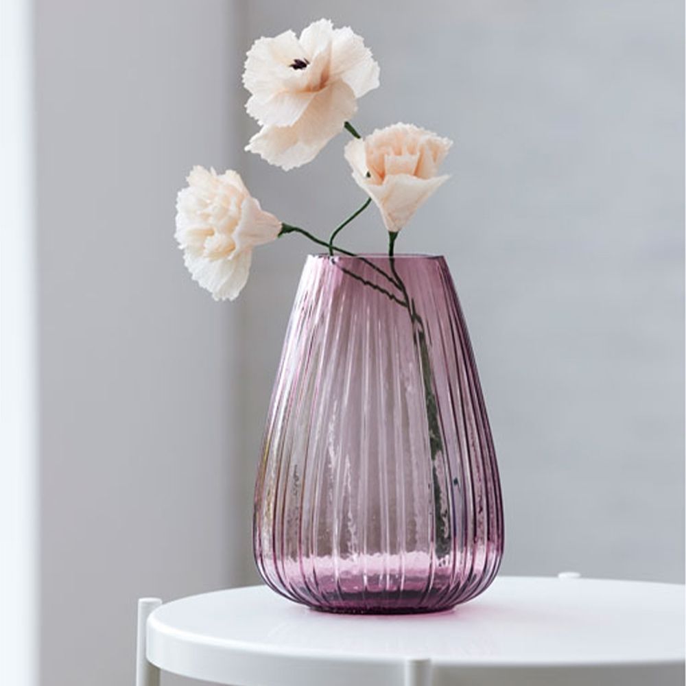 Vaso Decorativo BITZ Kusintha In Vetro Riciclato, 13 Cm, Colore Ambra – Design Costolato, Sostiene Progetti Umanitari